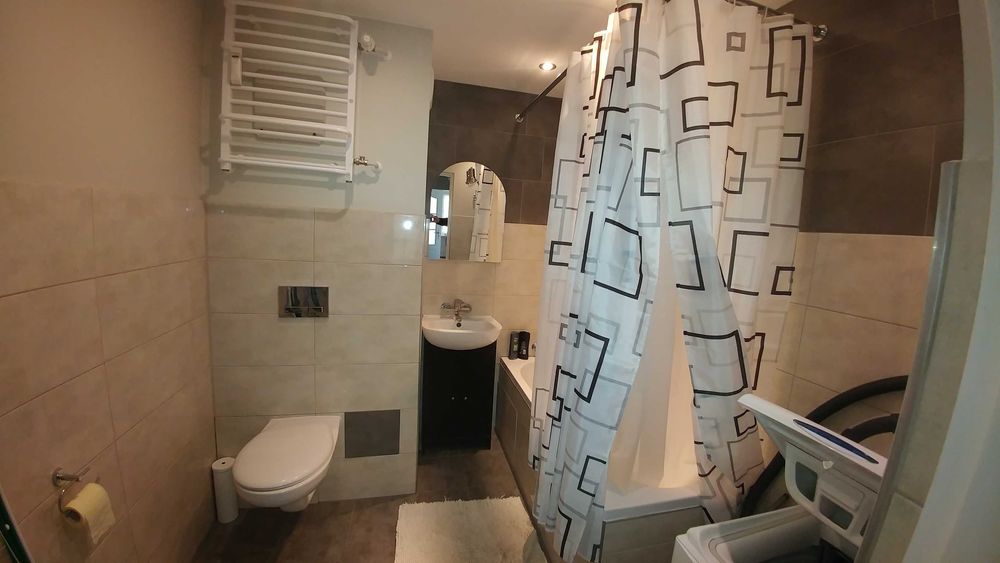 Jeden lub dwa duże niezależne pokoje blisko Uniwersytetu i Starówki