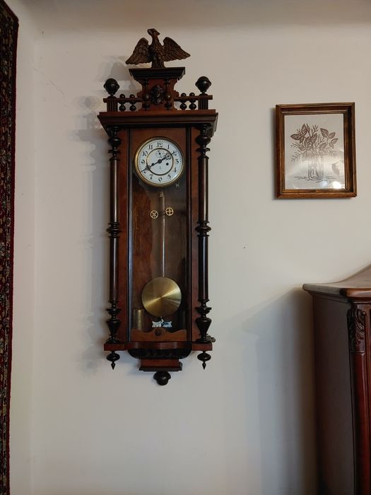Годинник антикварний настінний маятниковий старовинний з боєм