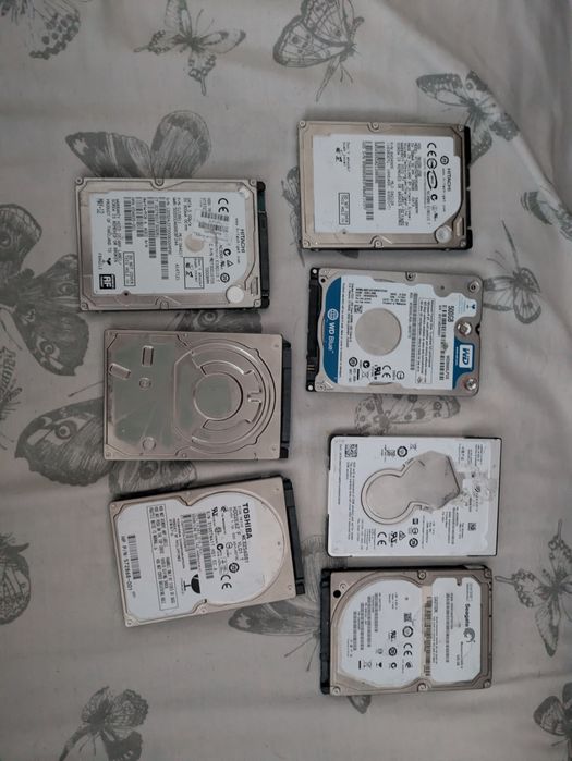 Лот жорстких дисків для ноутбуків 2.5 sata