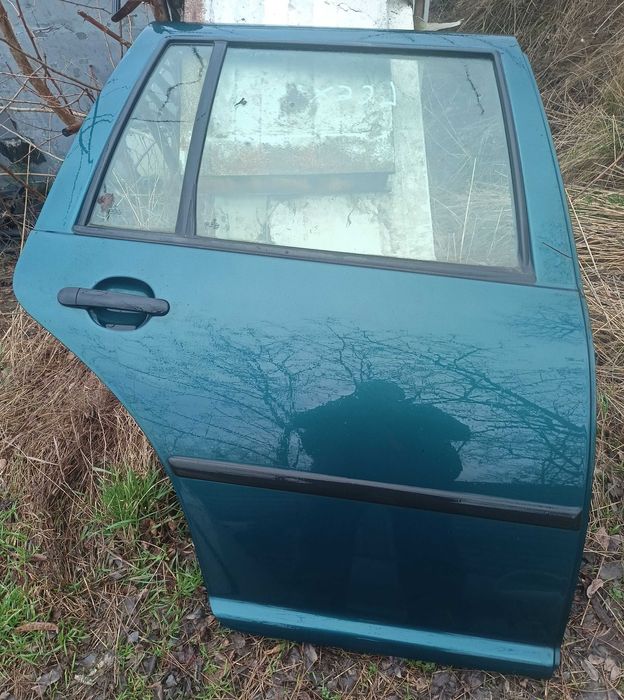 vw bora kombi golf 4 LC6X drzwi prawe tylne