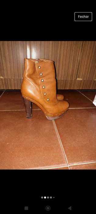 Bota UGG semi novas