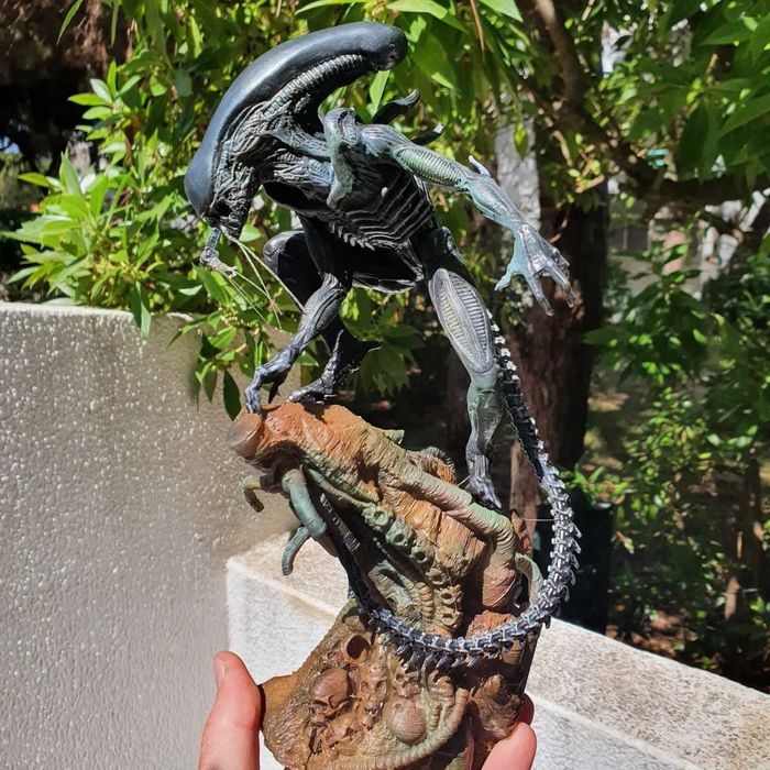 Alien e Alien Vs Predator - Estátuas
