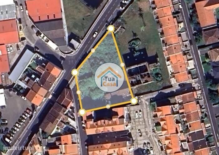 Terreno com Projeto Aprovado para Edifício Habitacional com 27 frações