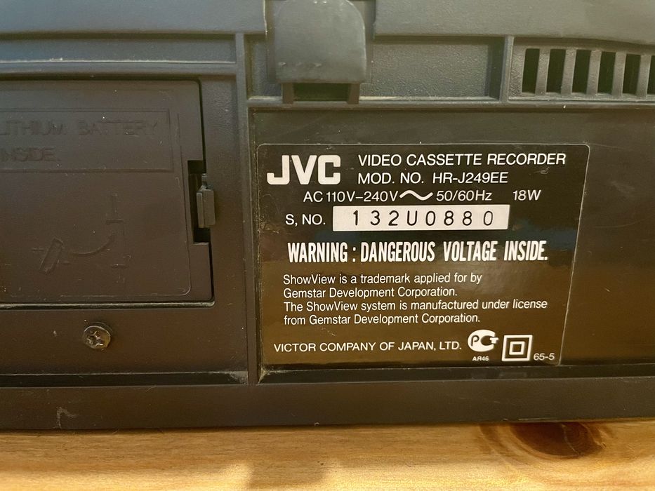 Magnetowid JVC HR -J249EE