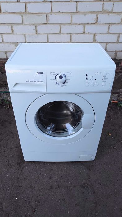 Стиральная машина Zanussi узкая 5кг без ремонтов