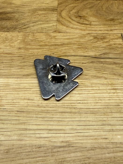 Pin omega przypinka olimpiada 2010