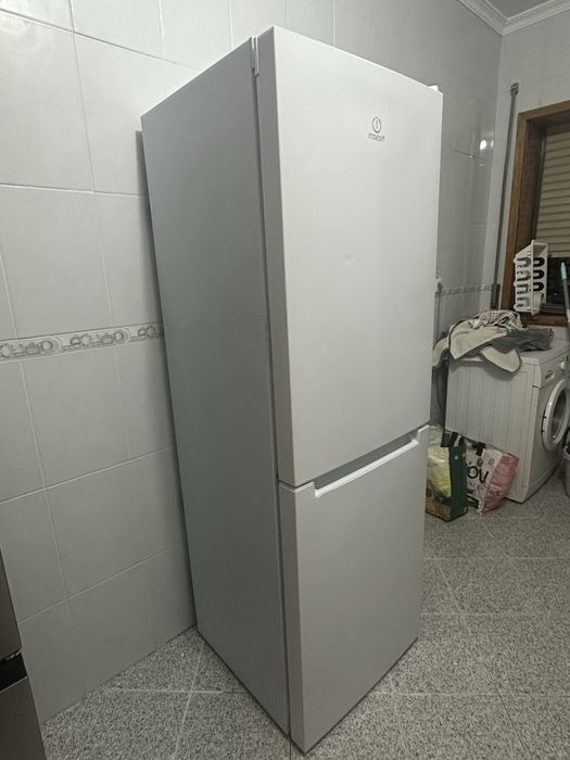 Frigorifico combinado Indesit
