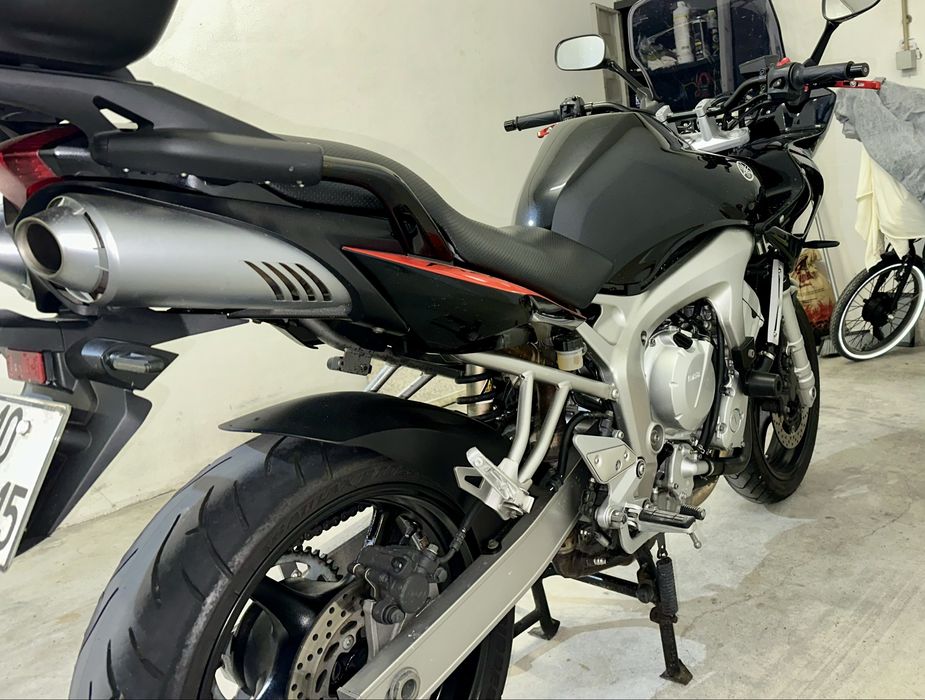Yamaha FZ6S imaculada