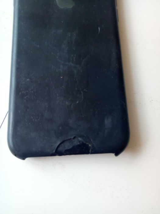 чехол на iphone 7 очень удобный, антискользящее покрытие