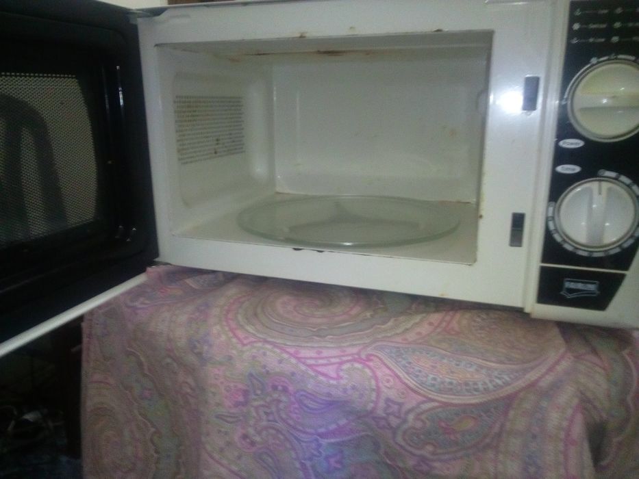 Vendo 2 microondas estado novo 30€