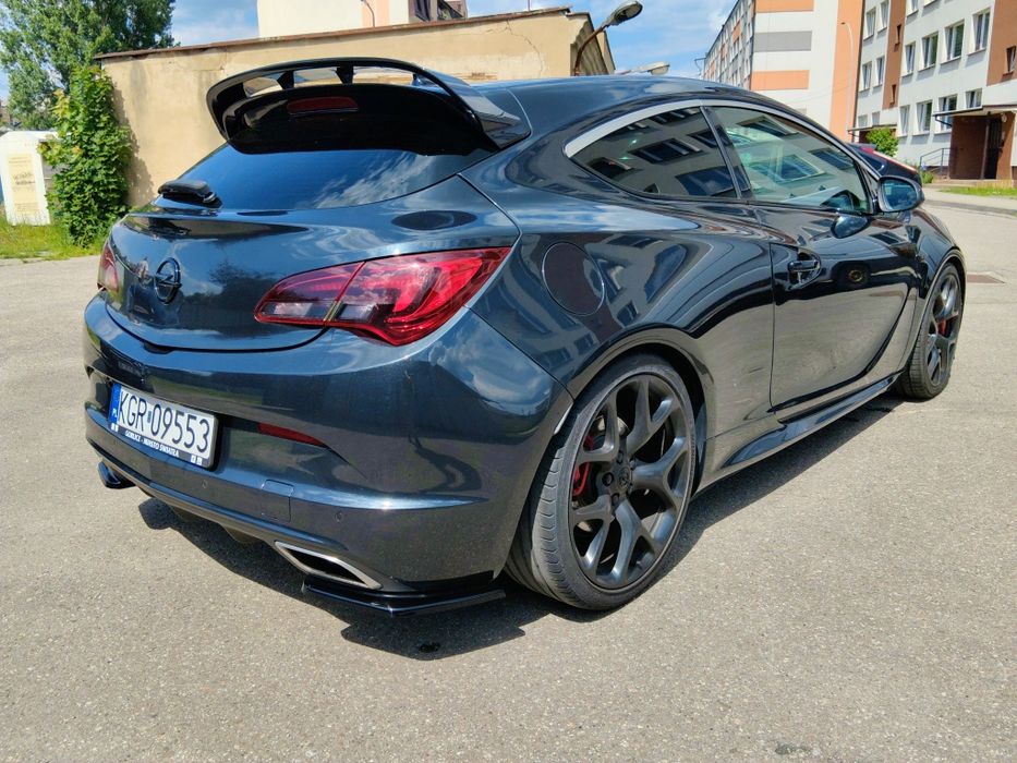 Samochód Opel Astra J OPC