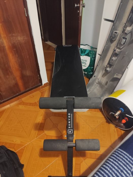 Gym Bench508414285652305921