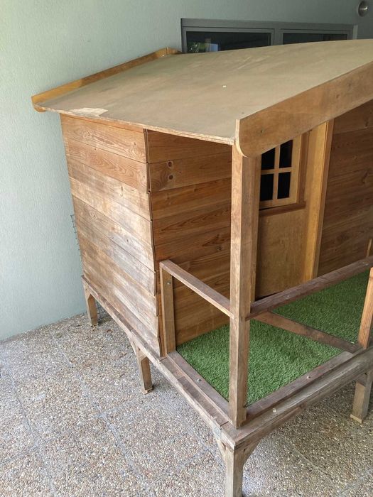 Casinha em madeira para crianças
