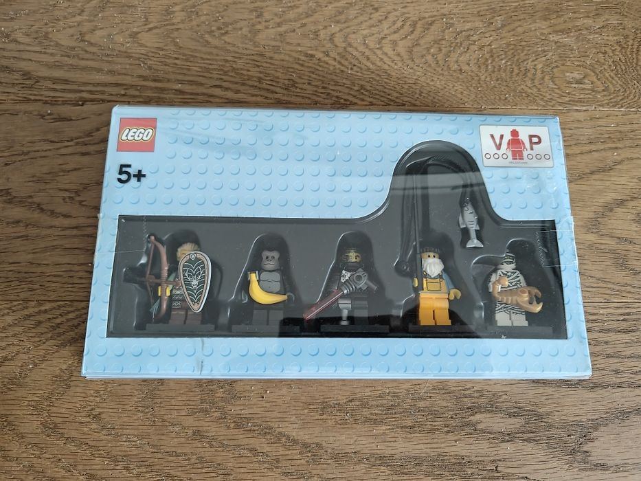 LEGO 850458  VIP bricktober minifigurki