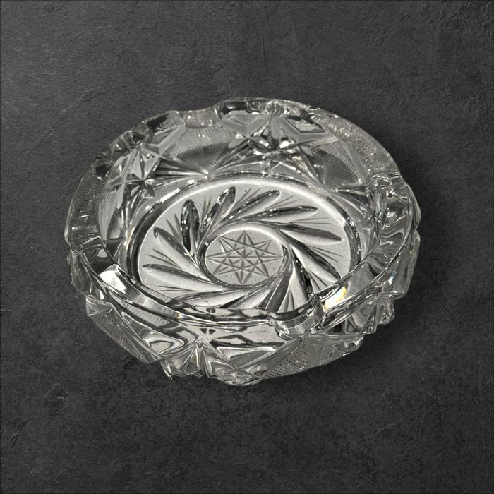 Popielniczka kryształowa szkło użytkowe młynek prl