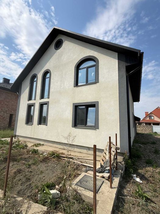 Свіжа пропозиція — Великий Кучурів!  Близько 3 км до Чернівців