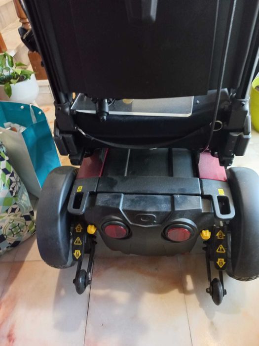 Cadeira rodas Elétrica muito pouco uso