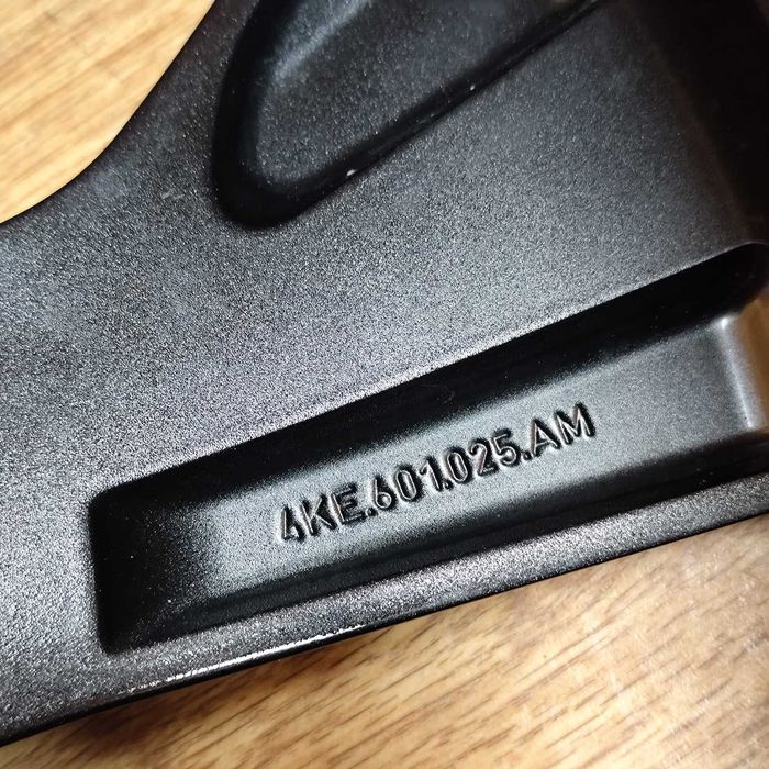 R22 9.5J ET36 оригінал AUDI Q8 SQ8 e-tron 4KE AM диск