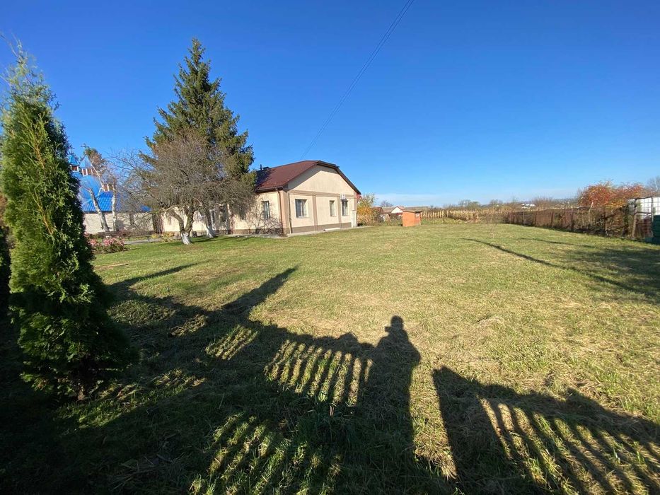 Продається земельна ділянка комерційного призначення в Бохониках