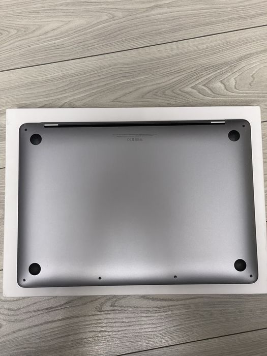 Macbook pro m1 8/256