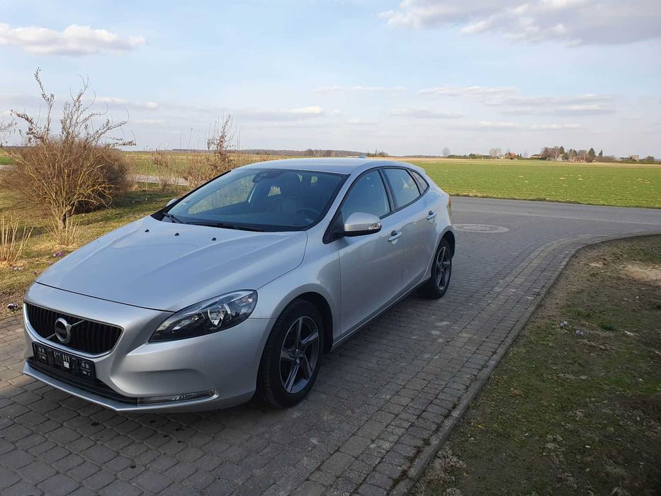 VOLVO V40 D2 2017r