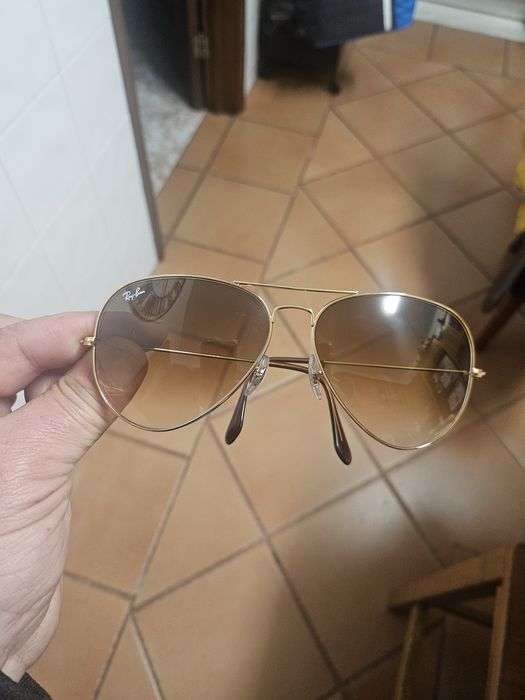 Óculos ray ban dourado