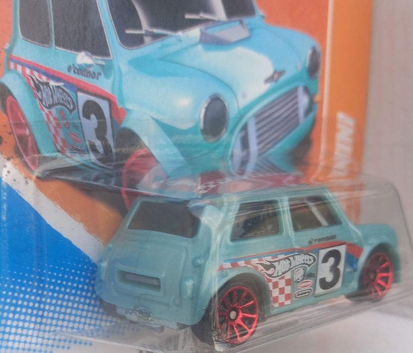 Hot wheels saiu no ano 2010 morris mini