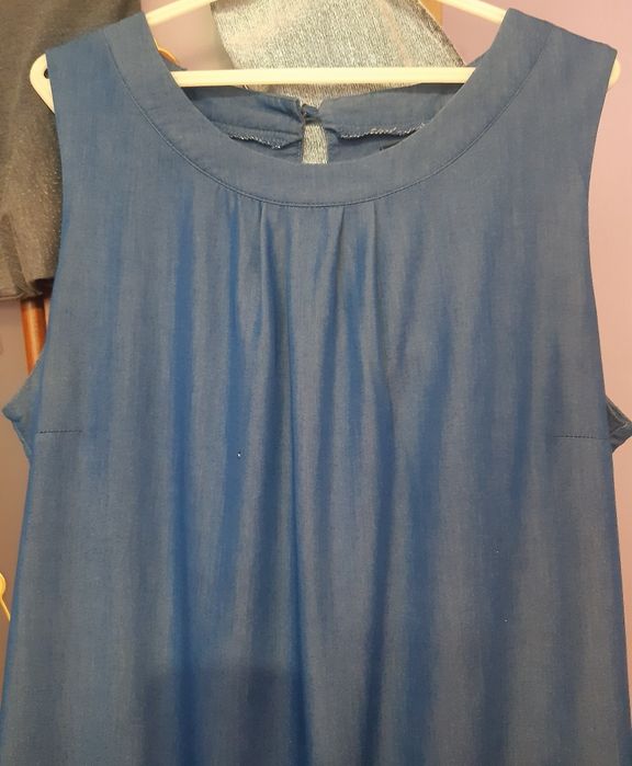 Продам платье.летнее размер 46-48.