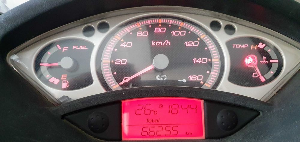 Yamaha Black X-Max 125cc