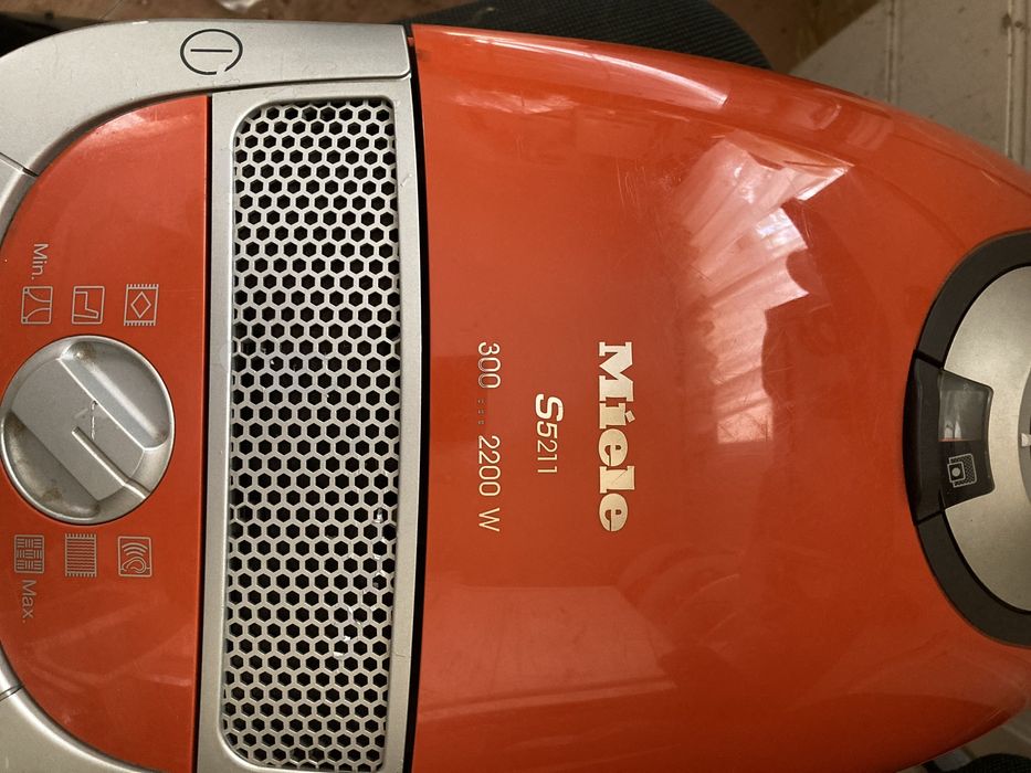 Miele  C3, полный комплект …красный, белый