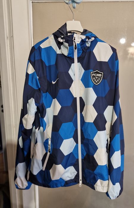 Kurtka wiatrówka marki Nike