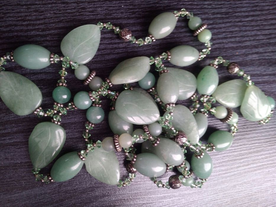 Ожерелье из натурального камня