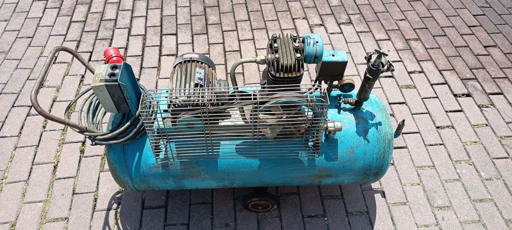 Vendo ou troco Compressor trifásico 100l felisatti 913