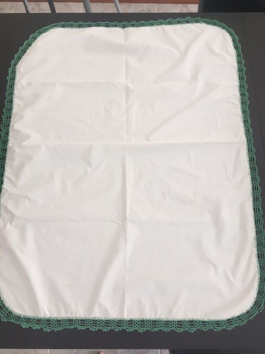 Naperon com renda verde
