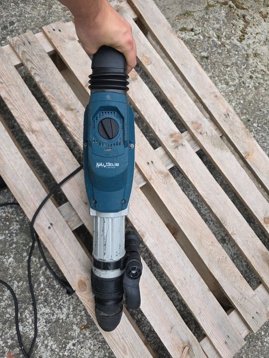 Bosch GSH 11 VC mlot wyburzeniowy sds max