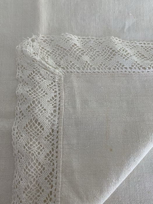 Caminho de mesa linho e renda antigo