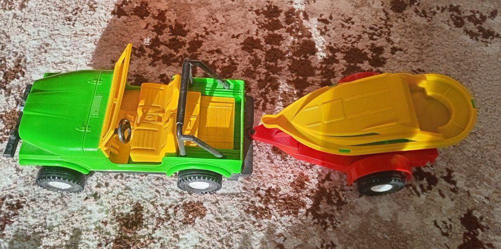 різні дитячі іграшки