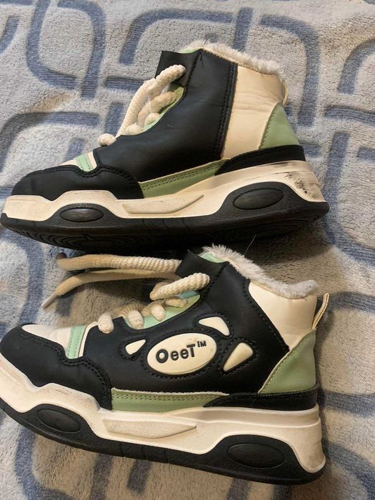 Чудові зимові кросівки, ботінки 34 розмір, устілка 22 см