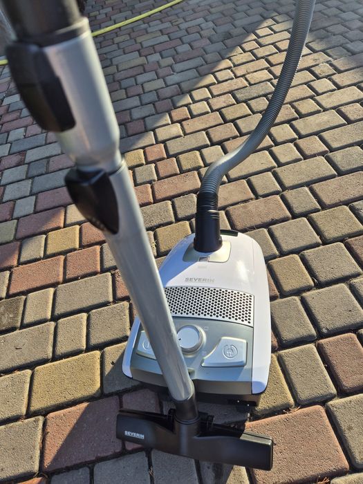 Пилосос Severin 750w.