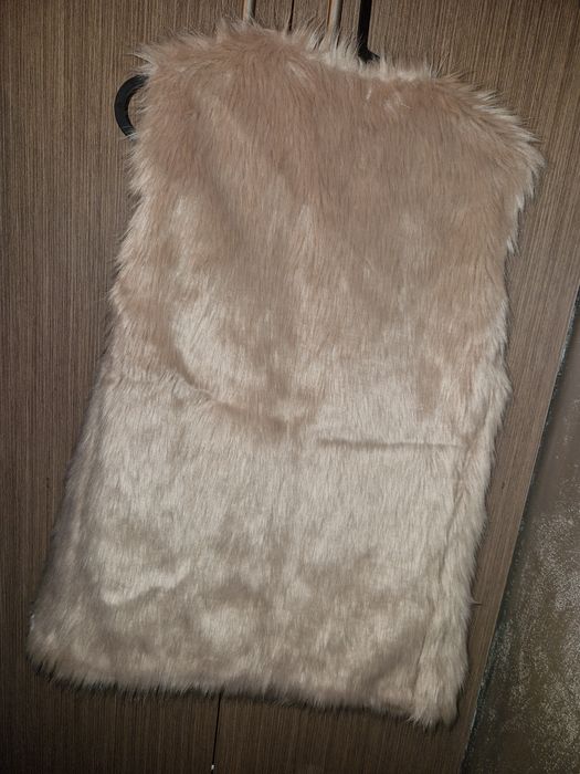 Kamizelka damska Bershka bezrękawnik futerko pudrowy róż S 36