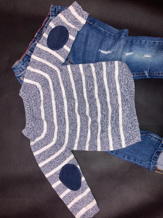 Szaro biały sweterek z H&M z kotwicą dla chłopca 74 cm