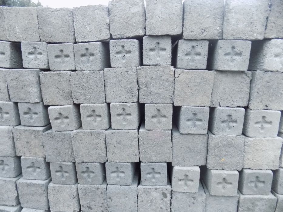 słupki betonowe granicznik geodezyjne pomiarowy graniczny