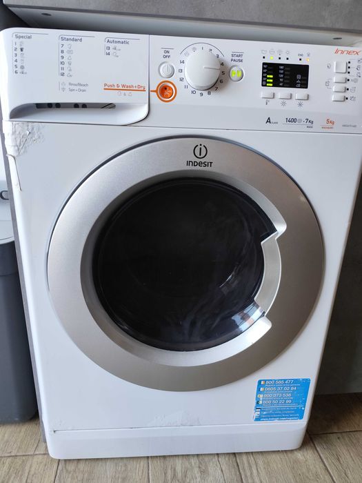 Máquina de lavar e secar roupa