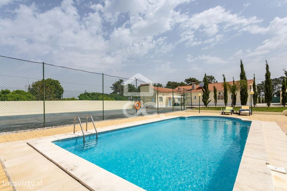 Quinta com 5 quartos com  piscina, campo de jogos e Boxs para cavalos