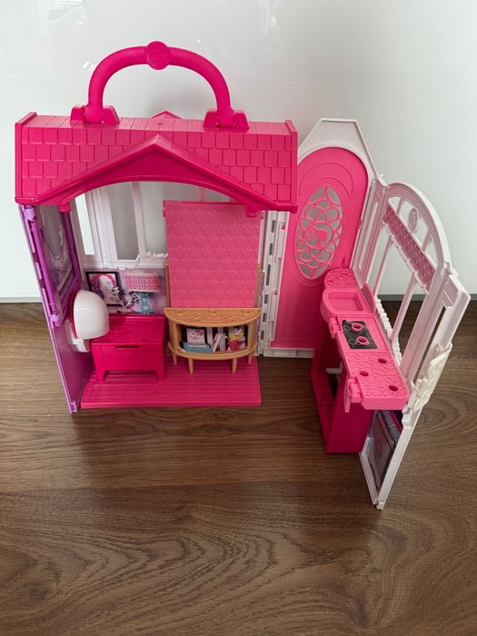 Barbie Nowoczesny domek Glam letniskowy dla lalek z dodatkami