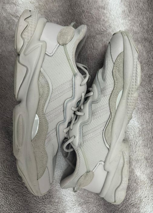 Sapatilhas Adidas Ozweego tamanho 46 2.5