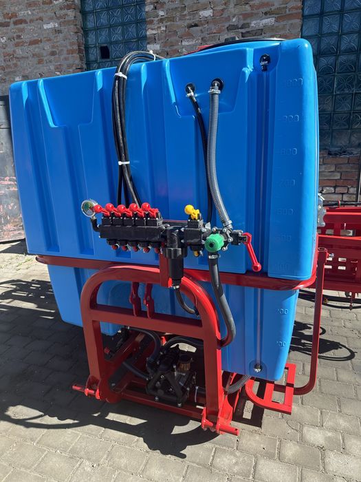 Оприскувач . Обприскувач . Оприскиватель