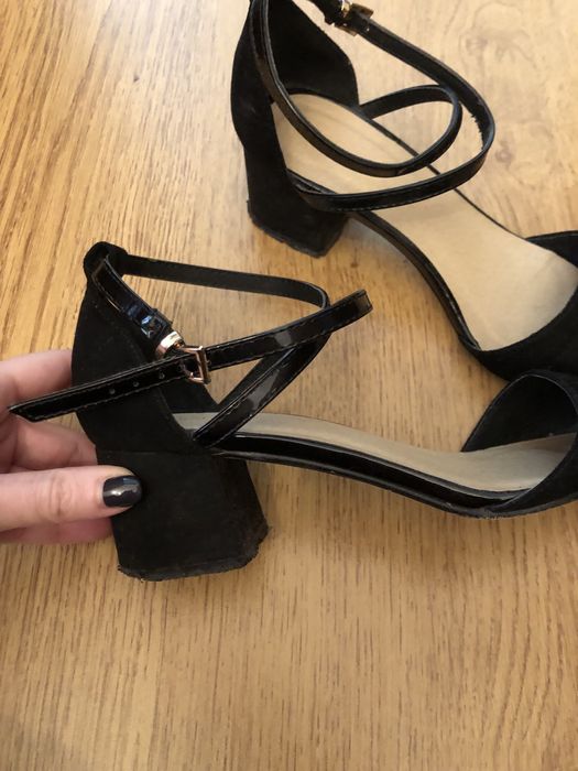Sapatos pretos 37