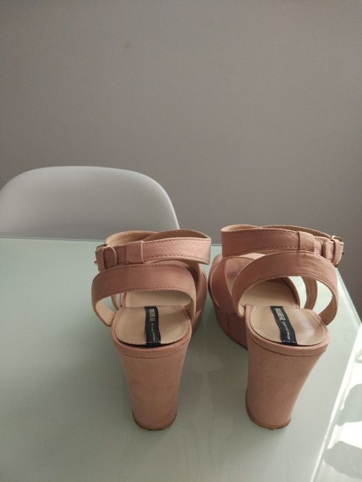 Sandálias Rosa Pull & Bear - VENDIDO