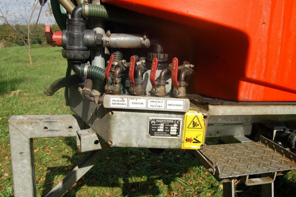 Opryskiwacz przyczepiany sadowniczy Agrola 1000V/35NW/AR